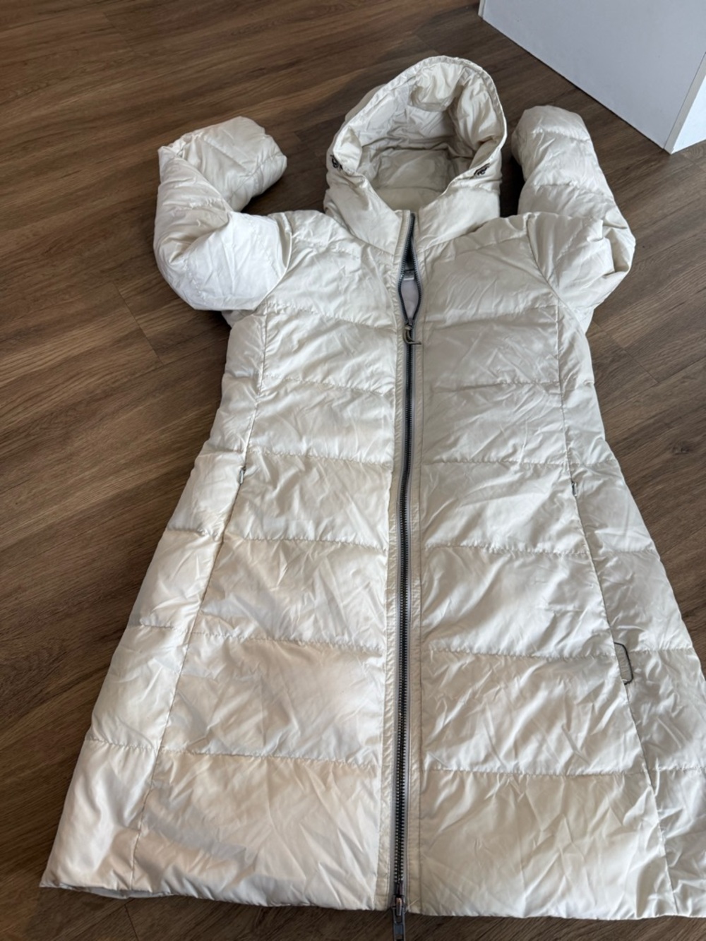 COACH - Cream Hooded Puffer Coat - Brand Unspecified - Picture 2 of 7